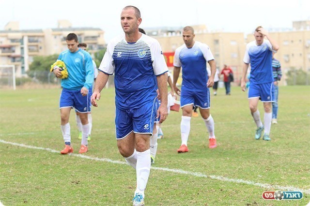 מי אם לא הוא. אילן טל (עודד חסין)